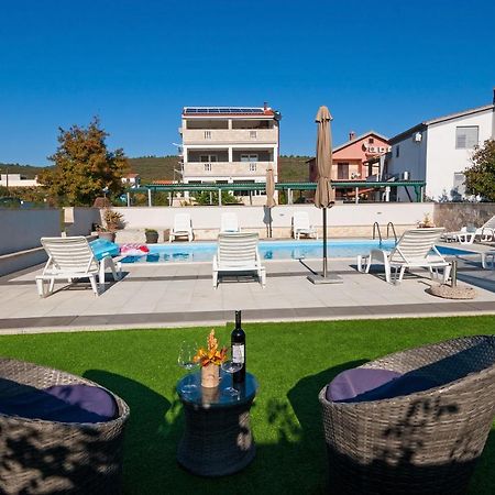 Apartment Tony With Private Pool Sukošan المظهر الخارجي الصورة