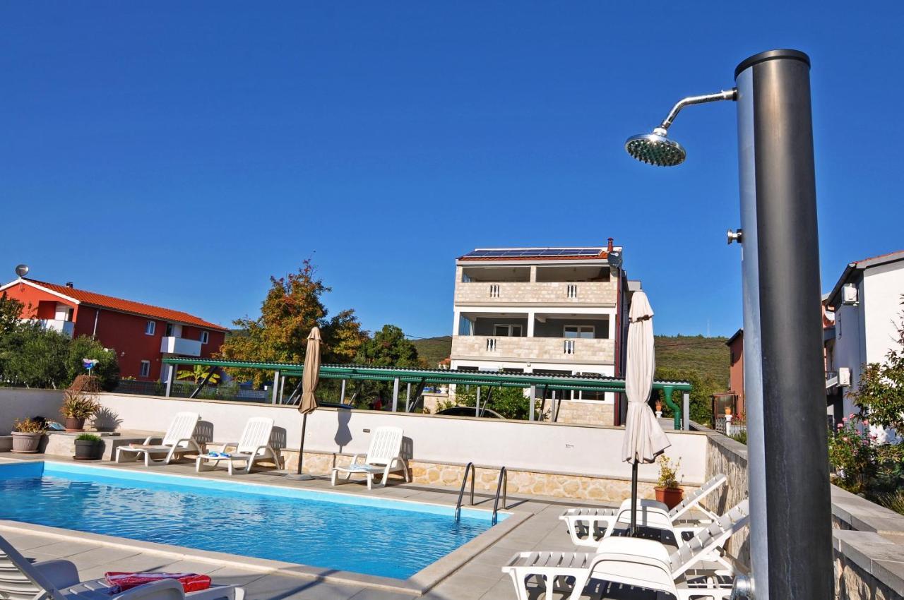 Apartment Tony With Private Pool Sukošan المظهر الخارجي الصورة