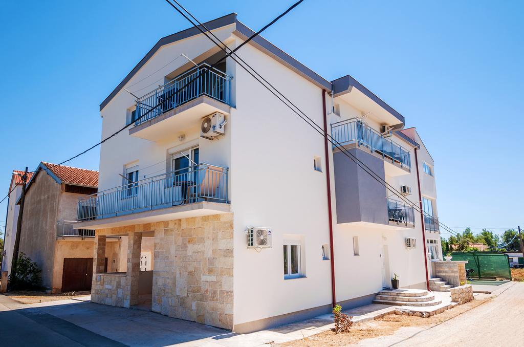 Apartment Tony With Private Pool Sukošan المظهر الخارجي الصورة