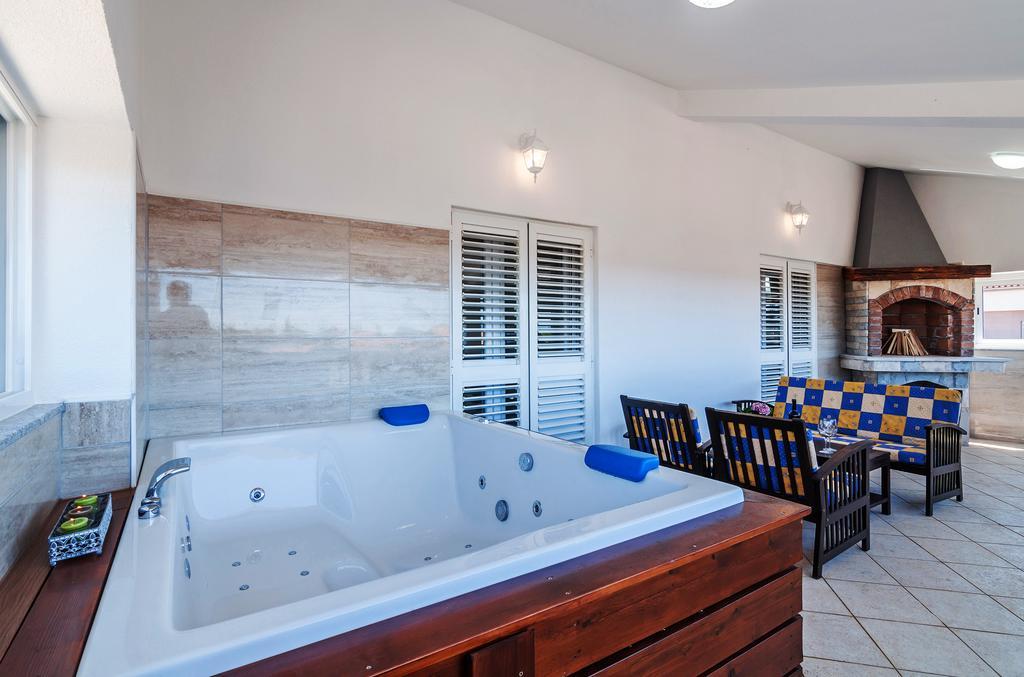 Apartment Tony With Private Pool Sukošan المظهر الخارجي الصورة