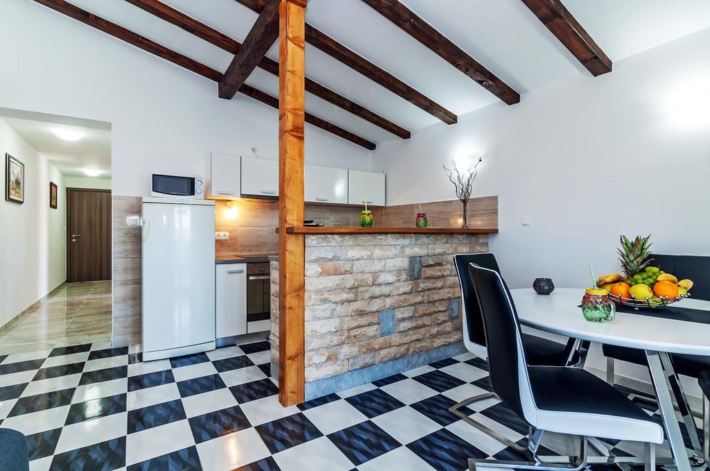 Apartment Tony With Private Pool Sukošan المظهر الخارجي الصورة