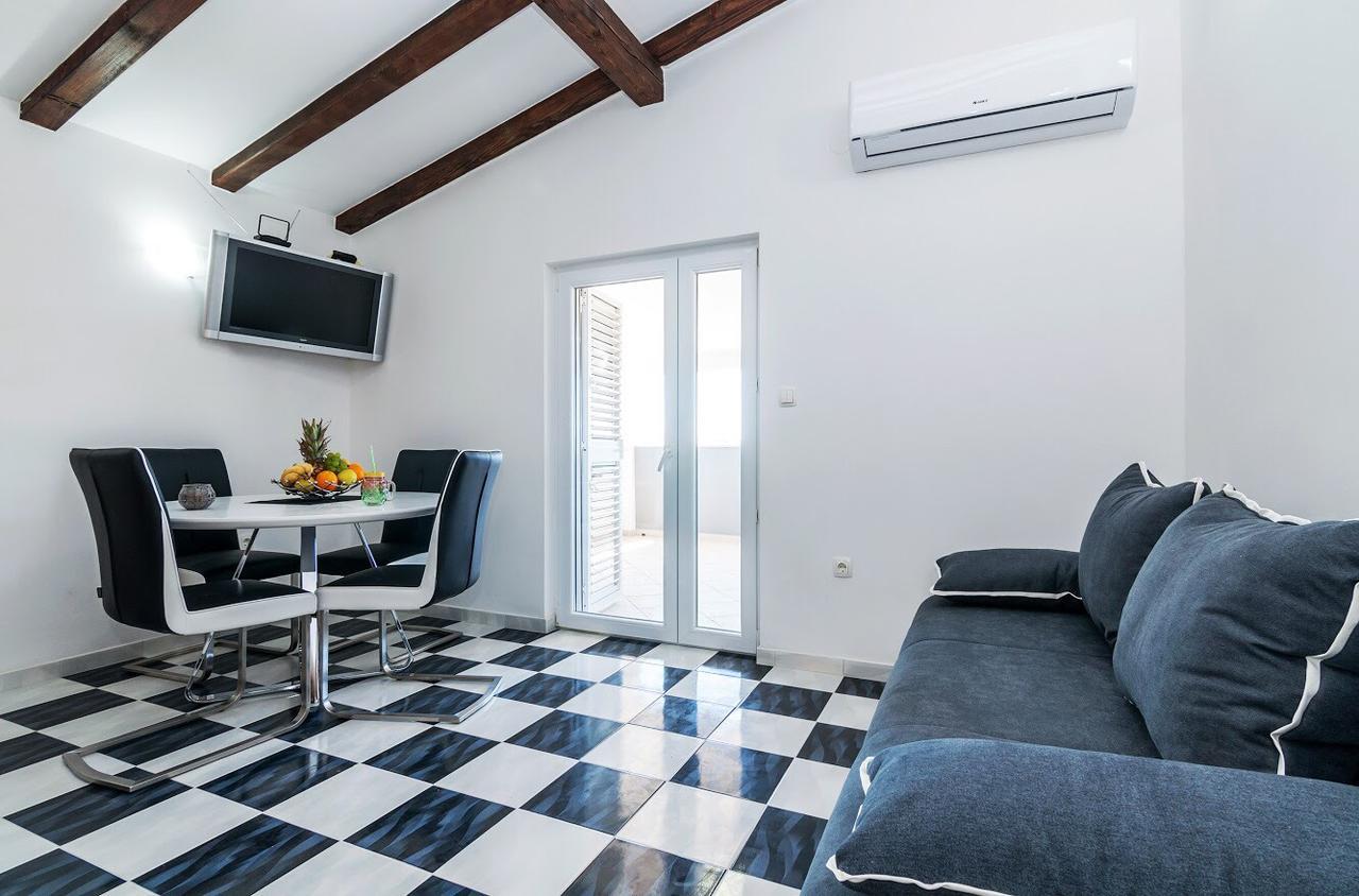 Apartment Tony With Private Pool Sukošan المظهر الخارجي الصورة